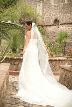 Load image into Gallery viewer, Enzoani &#39;Eva&#39; size 6 used wedding dress side view on bride
