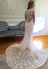 Load image into Gallery viewer, Romona Keveza &#39;L6139&#39; size 2 new wedding dress back view on model

