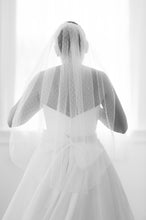 Load image into Gallery viewer, Allure &#39;9065&#39; size 4 used wedding dress back view on bride
