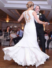 Load image into Gallery viewer, Essence of Australia &#39;2238&#39; size 6 new wedding dress back view on bride
