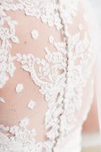 Load image into Gallery viewer, Allure Bridals &#39;2716&#39; size 12 used wedding dress back view of lace 
