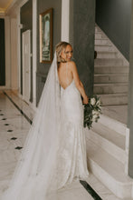 Load image into Gallery viewer, Grace Loves Lace &#39;Clo&#39; wedding dress size-00 PREOWNED
