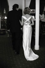 Load image into Gallery viewer, Amy Michelson &#39;Ballet&#39; size 2 new wedding dress back view on bride
