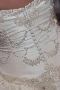 Kenneth Pool 'Crumb Catcher' size 6 used wedding dress back view close up