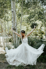 Load image into Gallery viewer, Watters &#39;Della&#39; size 4 used wedding dress front view on bride
