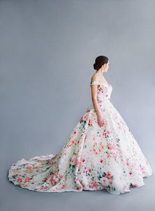 Jaclyn Jordan 'Alicia' size 6 sample wedding dress side view on model