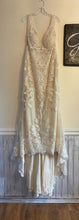 Load image into Gallery viewer, Christina Wu &#39;19174&#39; wedding dress size-12 NEW
