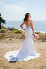 Load image into Gallery viewer, Blue by Enzoani &#39;Juri&#39; wedding dress size-04 PREOWNED
