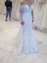 Load image into Gallery viewer, Pronovias &#39;Drilia&#39; wedding dress size-06 NEW
