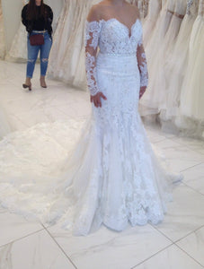 Pronovias 'Drilia' wedding dress size-06 NEW