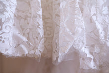 Load image into Gallery viewer, Oscar de la Renta &#39;12E04&#39; wedding dress size-06 PREOWNED
