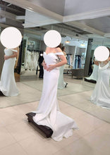 Load image into Gallery viewer, Pronovias &#39;Aubrey&#39; wedding dress size-08 NEW
