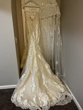 Load image into Gallery viewer, Pronovias &#39;Princia 21007001.730&#39; wedding dress size-10 PREOWNED
