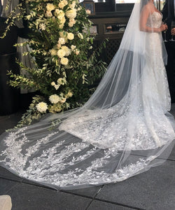 Monique Lhuillier 'Etoile' wedding dress size-02 PREOWNED