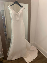 Load image into Gallery viewer, Mori Lee &#39;Berkeley&#39; wedding dress size-02 NEW
