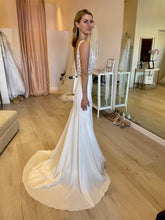 Load image into Gallery viewer, Mikaella &#39;Style #2297&#39; wedding dress size-00 NEW
