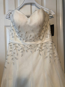 Cosmobella '7693' size 14 sample wedding dress front view close up