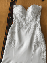 Load image into Gallery viewer, Allure Bridals &#39;9776Z&#39; wedding dress size-04 NEW
