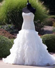 Load image into Gallery viewer, Cupid Couture &#39;124&#39; size 8 used wedding dress front view on mannequin
