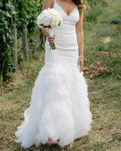 Load image into Gallery viewer, Vera Wang &#39;Esme Luxe&#39; wedding dress size-08 PREOWNED
