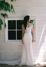 Load image into Gallery viewer, Jude Jowilson &#39;Louise&#39; wedding dress size-00 PREOWNED

