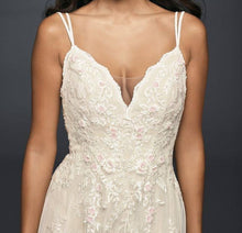 Load image into Gallery viewer, Melissa Sweet &#39;Scalloped A-Line&#39; size 10 new wedding dress front view close up
