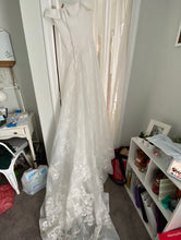 Load image into Gallery viewer, Celebration Bridal &#39;Custom &#39; wedding dress size-10 NEW
