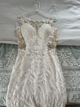 Load image into Gallery viewer, Lillian West &#39;66143&#39; wedding dress size-04 PREOWNED
