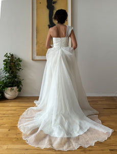 Newhite 'Aceno' wedding dress size-04 PREOWNED