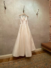 Load image into Gallery viewer, Jenny Yoo &#39;Eden&#39; wedding dress size-00 NEW

