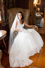 Load image into Gallery viewer, Marchesa &#39;Irina&#39; wedding dress size-06 PREOWNED
