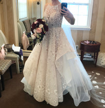 Load image into Gallery viewer, Hayley Paige &#39;Reagan &#39; wedding dress size-08 NEW
