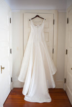 Load image into Gallery viewer, Dennis Basso &#39;14032&#39; size 8 used wedding dress back view on hanger
