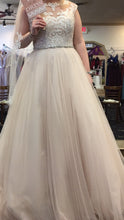 Load image into Gallery viewer, Maggie Sottero &#39;Carrie &#39; wedding dress size-10 NEW
