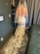 Load image into Gallery viewer, Enzoani &#39;Nini&#39; wedding dress size-08 NEW
