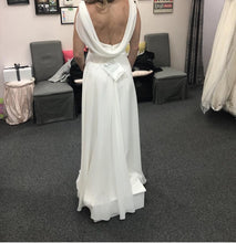 Load image into Gallery viewer, Mary&#39;s Designer Bridal Boutique &#39;A Line&#39; size 8 new wedding dress back view on bride

