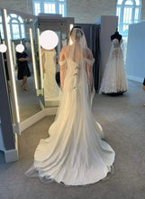 Load image into Gallery viewer, Anne Barge &#39;Naomi&#39; wedding dress size-04 NEW
