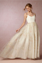 Load image into Gallery viewer, Elizabeth Fillmore &#39;Ballet&#39; size 6 new wedding dress front view on model
