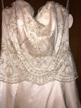 Load image into Gallery viewer, Exquisite Bride &#39;Adel&#39; size 16 new wedding dress front view close up
