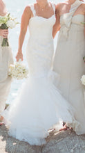 Load image into Gallery viewer, Monique Lhuillier &#39;Sonnet&#39; - Monique Lhuillier - Nearly Newlywed Bridal Boutique - 3
