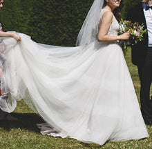 Load image into Gallery viewer, Monique Lhuillier &#39;16219&#39; wedding dress size-10 PREOWNED
