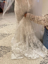 Load image into Gallery viewer, Rish &#39;Po: SAC 62535&#39; wedding dress size-10 SAMPLE
