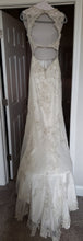 Load image into Gallery viewer, Maggie Sottero &#39;jade&#39; wedding dress size-06 PREOWNED
