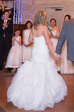Load image into Gallery viewer, Moonlight &#39;J6434&#39; size 6 used wedding dress back view on bride
