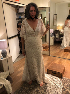 BHLDN 'Rish Haleh Flutter-Sleeve Allover Lace V-Neck Fit & Flare Wedding Gown' wedding dress size-10 PREOWNED
