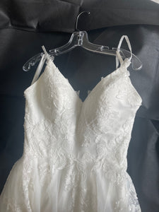 Madi Lane 'Carina' wedding dress size-02 NEW
