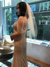 Load image into Gallery viewer, Hayley Paige &#39;Ricci&#39; wedding dress size-06 NEW
