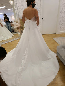 Stella York '7211' wedding dress size-06 NEW
