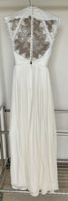 Load image into Gallery viewer, Catherine Deane &#39;Fantasia&#39; wedding dress size-04 PREOWNED
