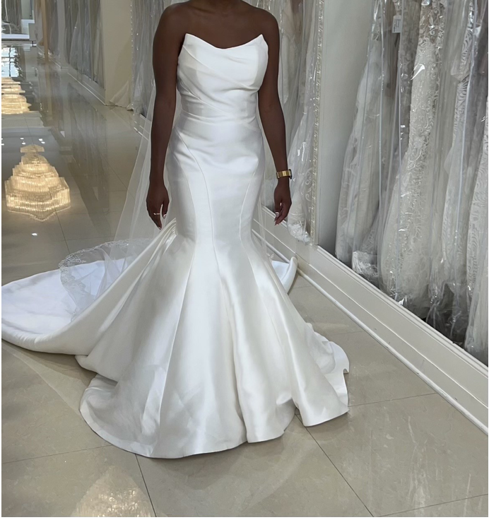 Allure Bridals 'Carmen, 56818' wedding dress size-08 NEW